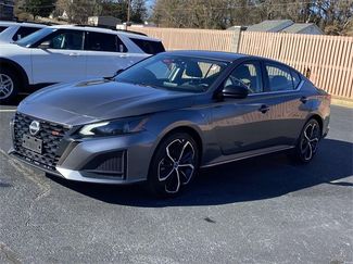 Used 2024 Nissan Altima 2.5 SR video 3