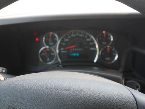 Used 2025 GMC Savana 2500 w/ Driver Convenience Package RWD image 12