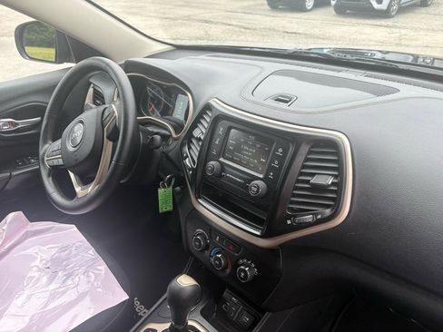 Used 2016 Jeep Cherokee Sport AWD/4WD image 44