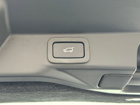 Used 2022 Land Rover Range Rover Sport HSE Silver Edition image 8