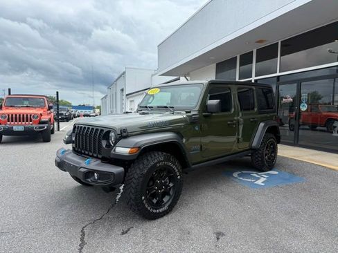 Used 2023 Jeep Wrangler Unlimited w/ Cold Weather Group AWD/4WD image 4