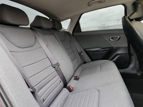 Used 2025 Kia K4 EX image 17