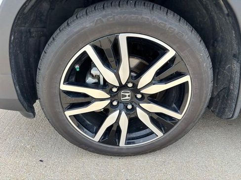 Used 2021 Honda Pilot Touring image 9