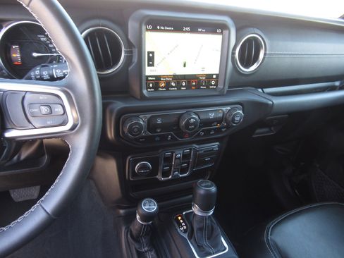 Used 2023 Jeep Wrangler Sahara w/ Safety Group image 16