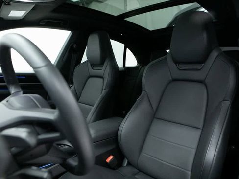 Certified 2025 Porsche Macan 4S Electric image 5