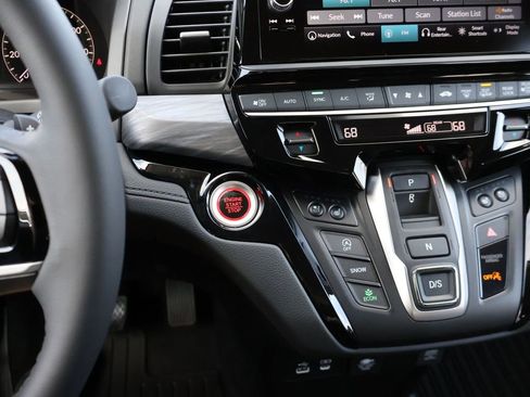 Certified 2026 Honda Odyssey Elite image 29