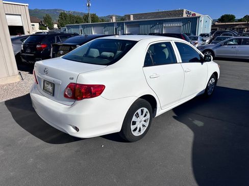 Used 2010 Toyota Corolla LE FWD image 3