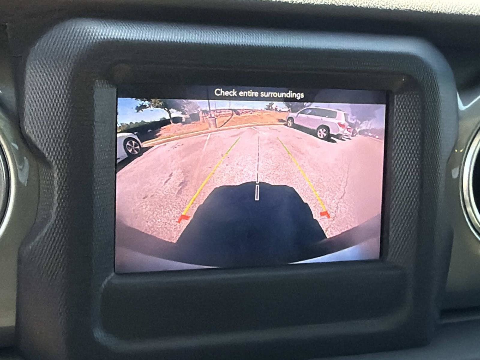 Used 2019 Jeep Wrangler Unlimited Sahara AWD/4WD image 33
