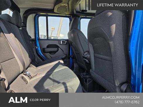 New 2026 Jeep Gladiator Sport AWD/4WD image 17