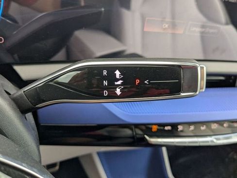 New 2025 Cadillac Optiq Sport 1 w/ LPO, ONYX Package image 23