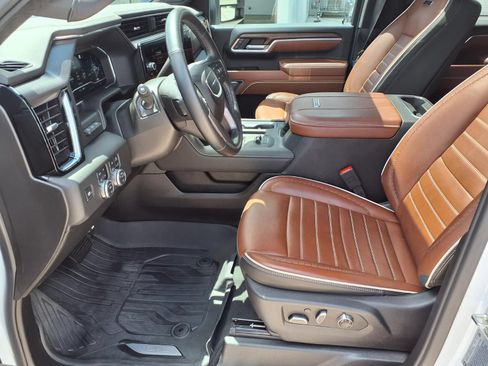 Used 2025 GMC Sierra 3500 Denali Ultimate AWD/4WD image 14