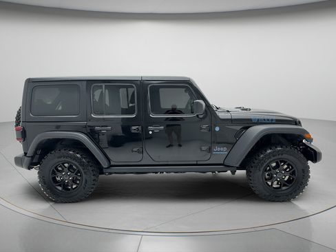 Used 2024 Jeep Wrangler Unlimited AWD/4WD image 2