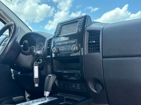 Used 2015 Nissan Titan SV w/ SV Value Truck Package RWD image 30