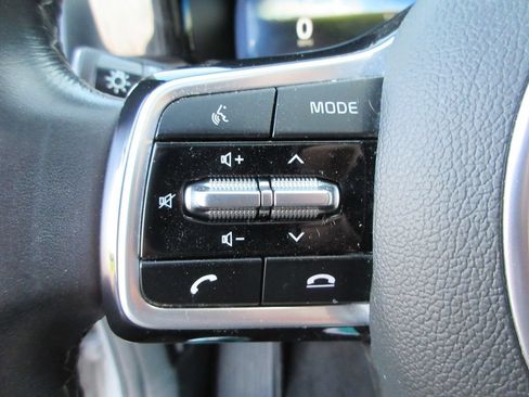 Used 2023 Kia Sorento SX AWD/4WD image 25