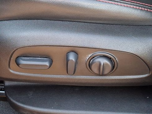 Used 2022 Chevrolet Equinox RS w/ RS Leather Package FWD image 16