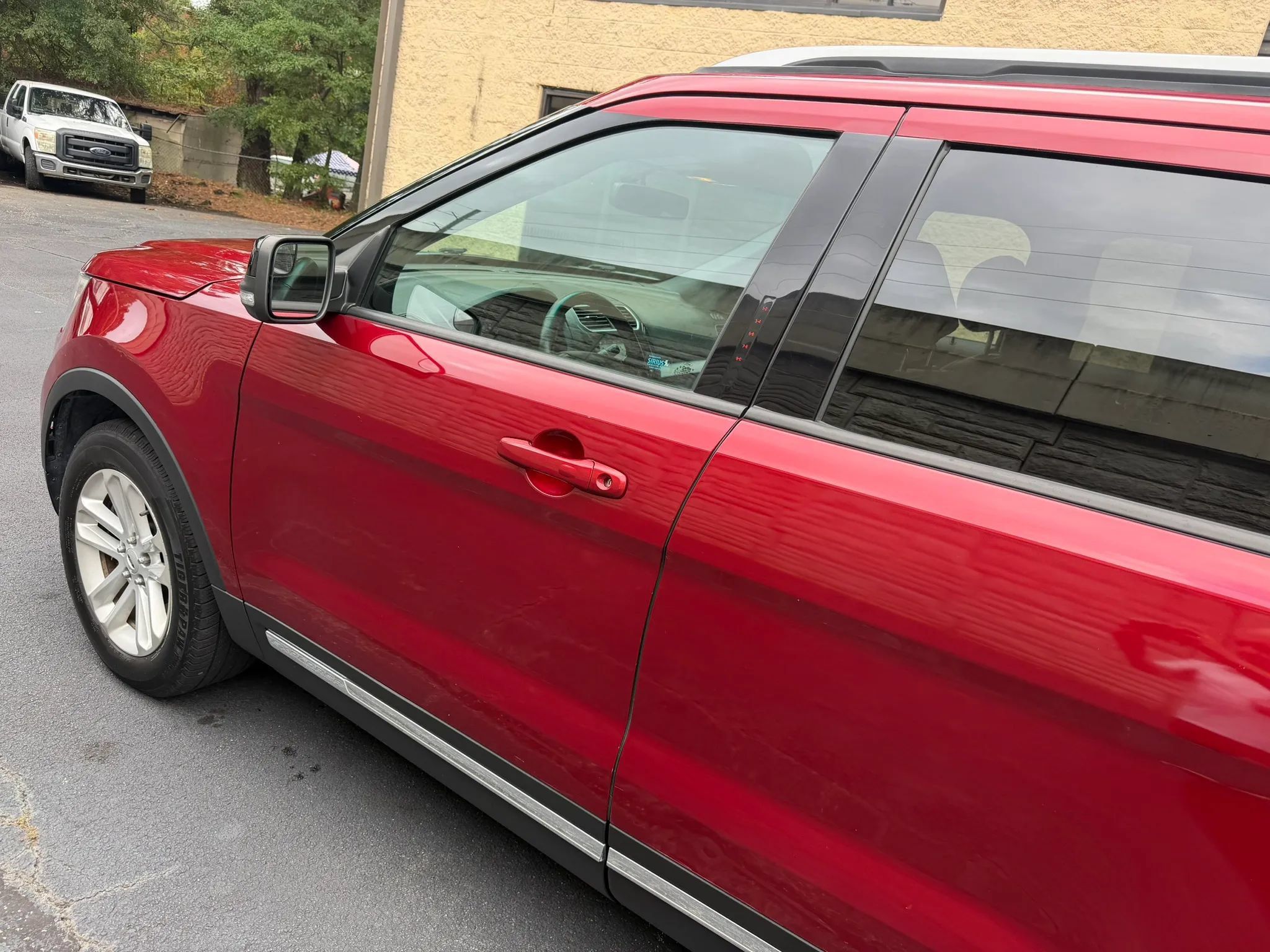 Used 2017 Ford Explorer XLT w/ Equipment Group 202A FWD image 36