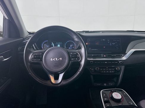 Used 2022 Kia Niro EX image 17