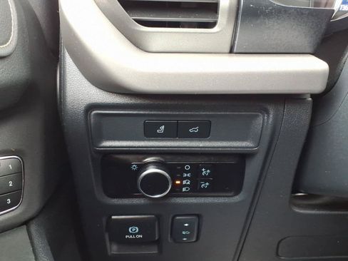 Used 2024 Ford Expedition XLT AWD/4WD image 28