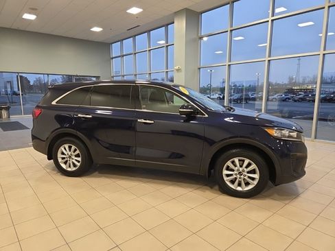 Used 2020 Kia Sorento LX image 5