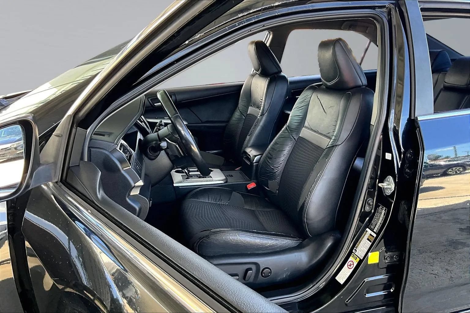 Used 2012 Toyota Camry SE FWD image 17
