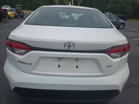 Used 2024 Toyota Corolla LE FWD image 5