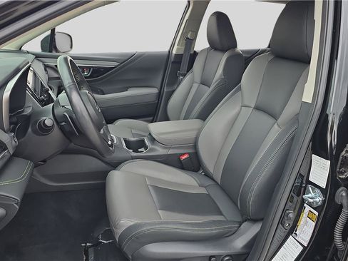 Used 2025 Subaru Outback Onyx Edition AWD/4WD image 11
