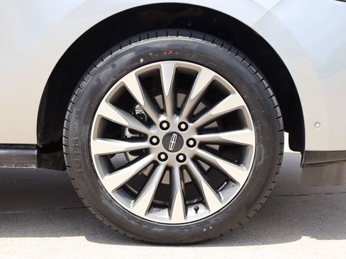 Used 2020 Lincoln Navigator Reserve w/ Luxury Package image 71