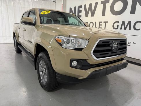 Used 2019 Toyota Tacoma SR5 AWD/4WD image 37
