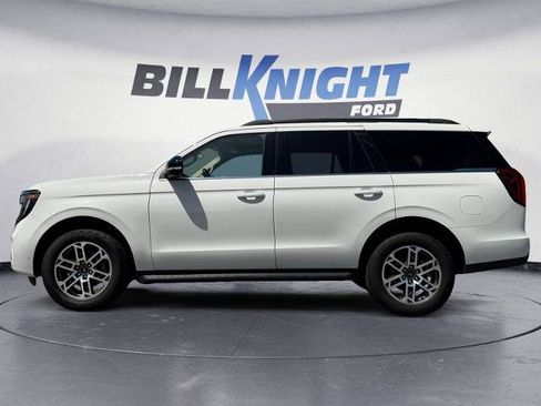 Certified 2025 Ford Expedition Active AWD/4WD image 2