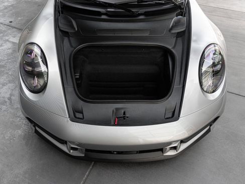 Certified 2025 Porsche 911 Carrera RWD image 45