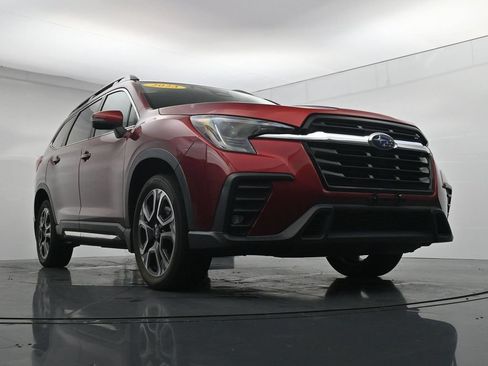 Used 2023 Subaru Ascent Limited AWD/4WD image 32