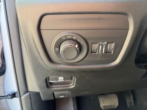 New 2026 Jeep Grand Cherokee Altitude AWD/4WD image 11