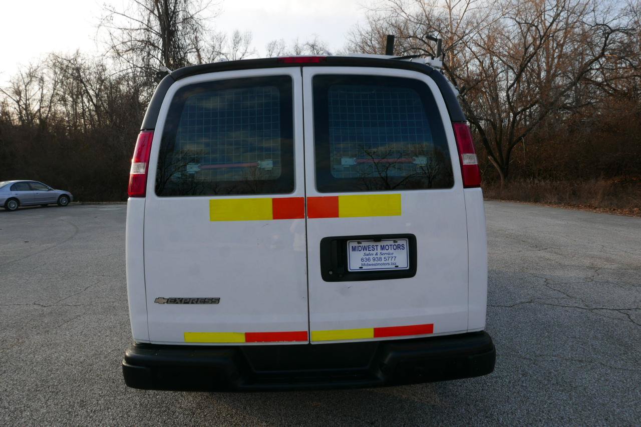 Used 2018 Chevrolet Express 2500 w/ Driver Convenience Package RWD image 7
