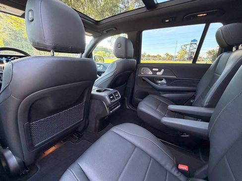 Used 2021 Mercedes-Benz GLS 450 4MATIC image 15
