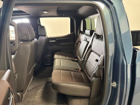 Used 2025 GMC Sierra 1500 Denali w/ Technology Package AWD/4WD image 10