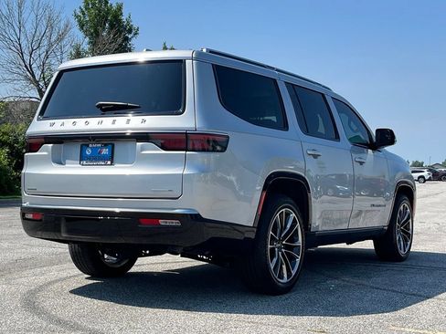 Used 2022 Jeep Wagoneer Series III w/ Premium Group I AWD/4WD image 7