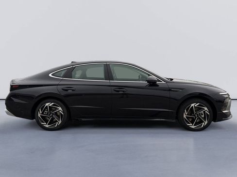 New 2026 Hyundai Sonata SEL FWD image 2