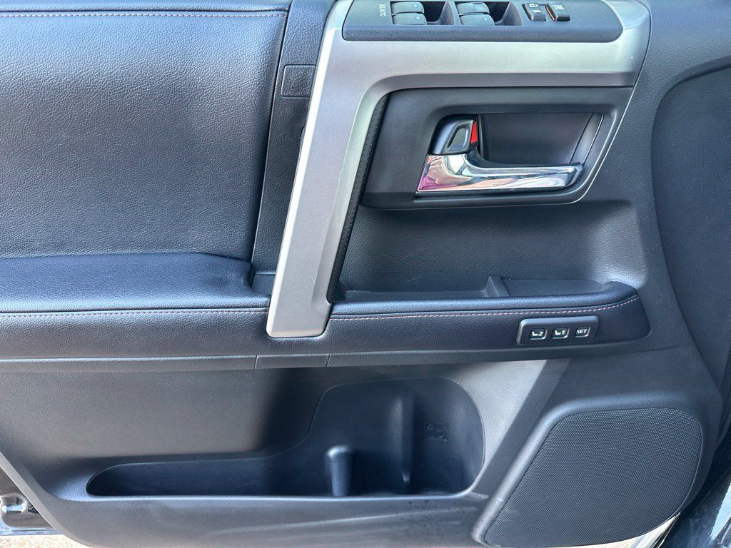 Used 2018 Toyota 4Runner Limited RWD image 13
