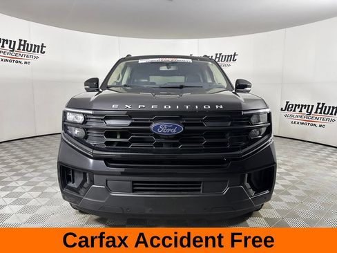 Used 2025 Ford Expedition Max Active AWD/4WD image 3