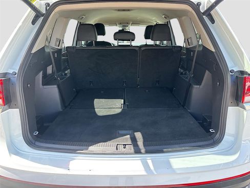 Used 2025 Volkswagen Atlas SE FWD image 28