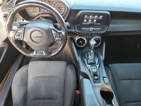 Used 2020 Chevrolet Camaro LT image 10