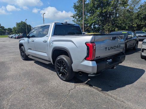 Used 2025 Toyota Tundra Limited AWD/4WD image 5