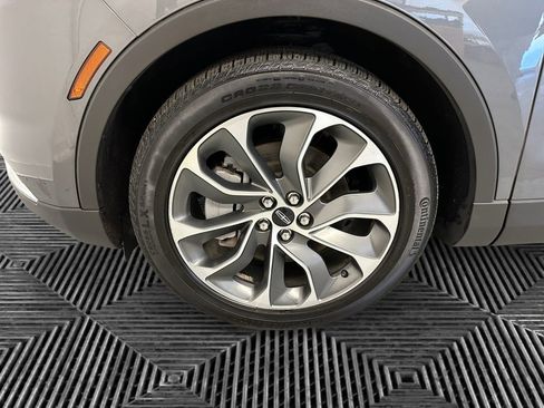 Used 2022 Lincoln Nautilus Reserve w/ Luxury Package image 14