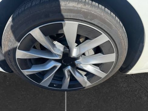 Used 2025 Tesla Model 3 Long Range RWD image 9