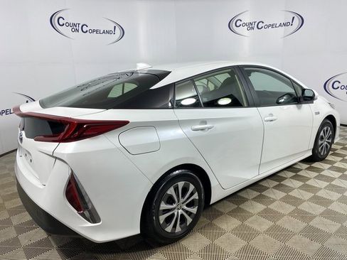 Certified 2022 Toyota Prius Prime XLE image 7