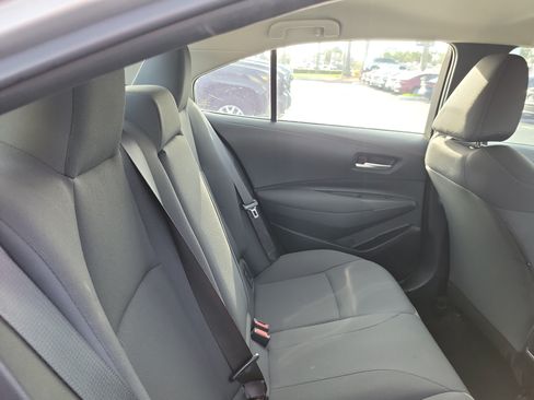 Used 2021 Toyota Corolla LE FWD image 15