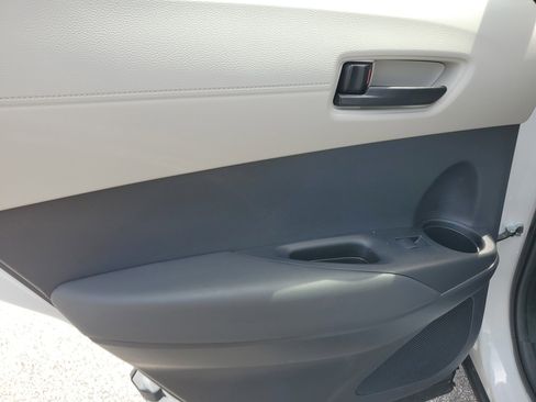 Used 2026 Toyota Corolla Cross L FWD image 11