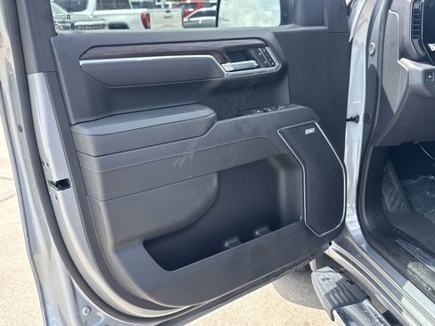 Used 2025 GMC Sierra 1500 SLT w/ SLT Premium Plus Package RWD image 3