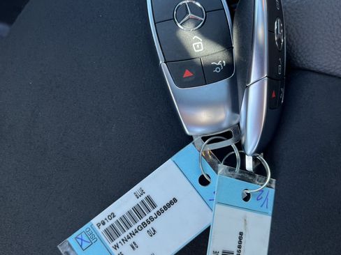 Certified 2025 Mercedes-Benz GLA 250 w/ AMG Night Package image 38