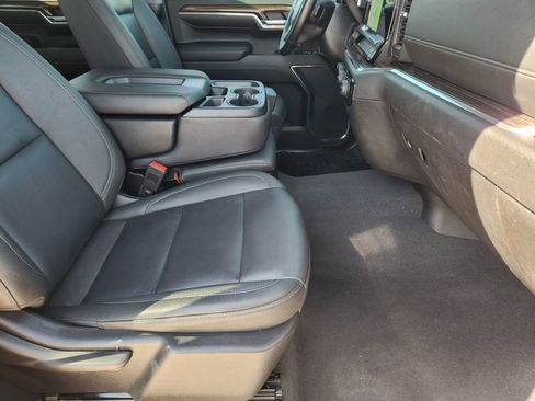 Used 2024 Chevrolet Silverado 1500 LT w/ Leather Package AWD/4WD image 16